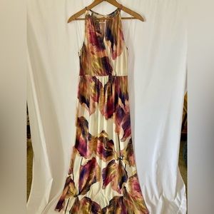 London Times Long Floral Dress Size 6. Only used ONCE! Very Classic!